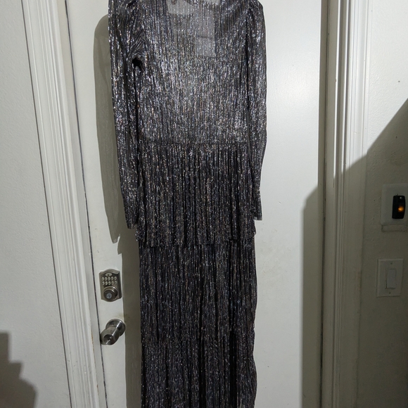 Sabina Musayev Silver Sequin Plunge Gown - Picture 7 of 7
